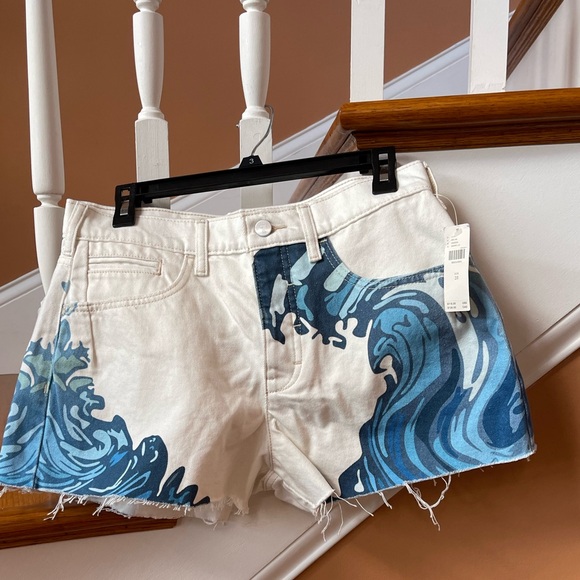 Anthropologie NWT Sz 28 Pilcro Devon 100 % cotton denim blue wave shorts; cute! - Picture 5 of 11